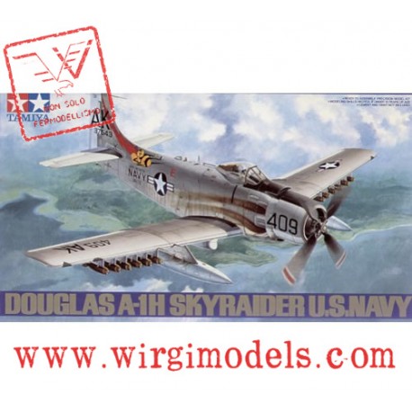 61058 - Douglas A-1H Skyraider U.S. Navy